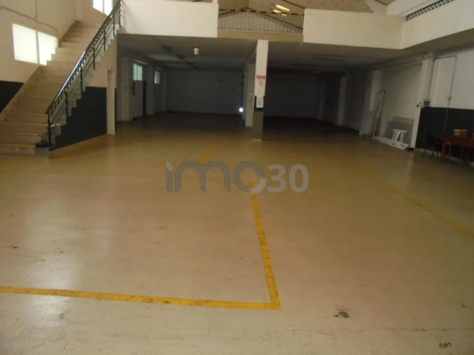 Armazém para Venda em Rio Tinto Foto 6