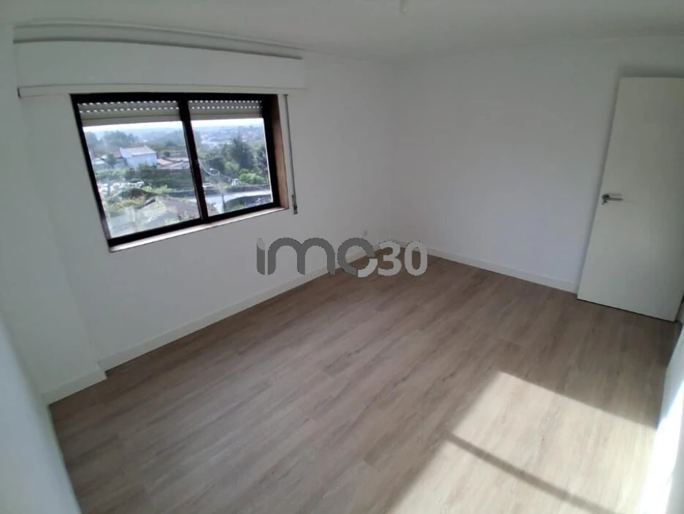 Apartamento T2 para Venda em Rio Tinto Foto 8