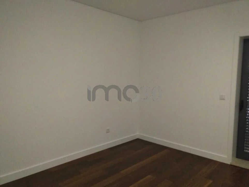 Apartamento T4 para Venda em Cedofeita, Santo Ildefonso, Sé, Miragaia, São Nicolau e Vitória Foto 4