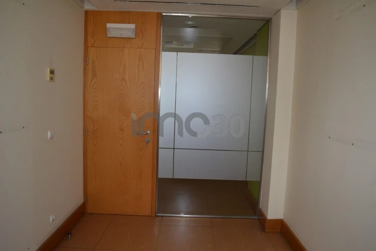 Loja para Venda em Rio Tinto Foto 2