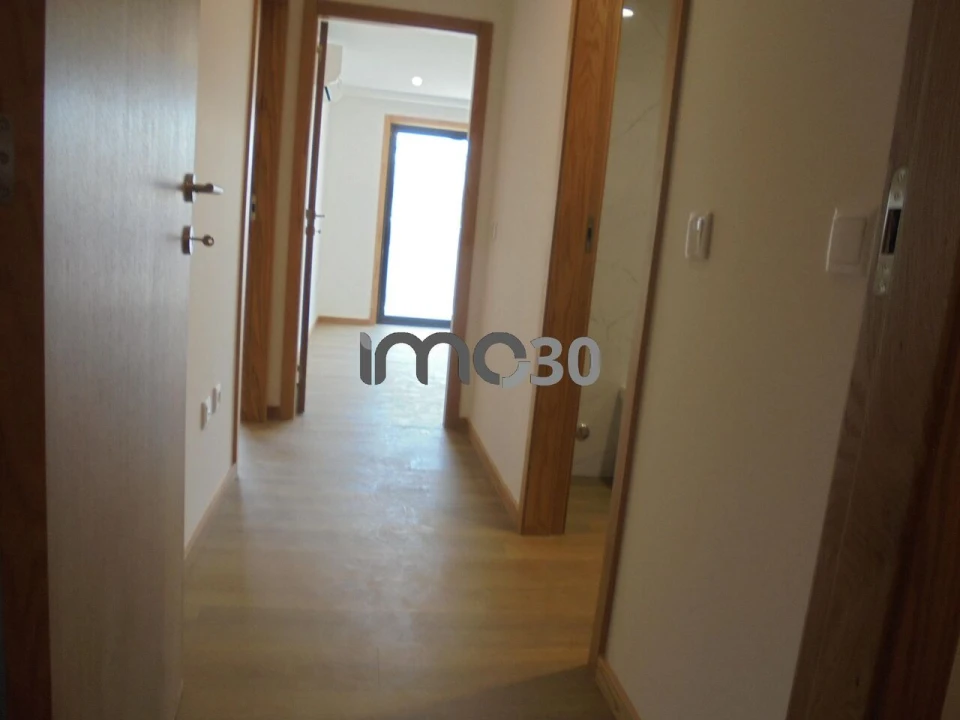 Apartamento T2 para Venda em Rio Tinto Foto 3