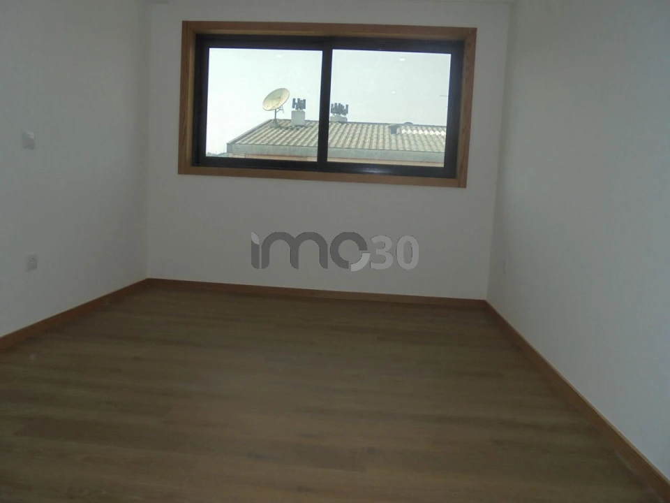 Apartamento T2 para Venda em Rio Tinto Foto 4
