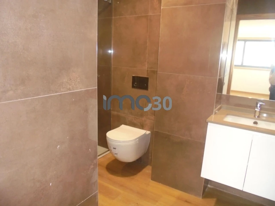 Apartamento T2 para Venda em Rio Tinto Foto 6