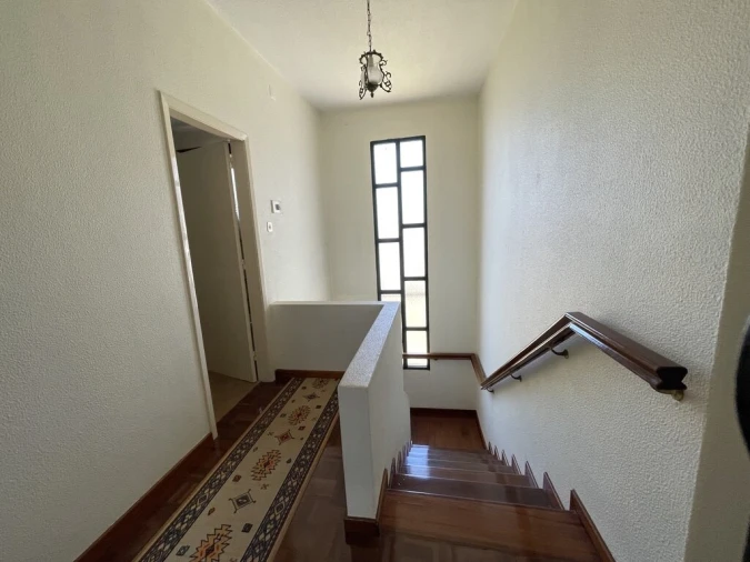 Moradia T4 para Venda em Calheta Foto 17