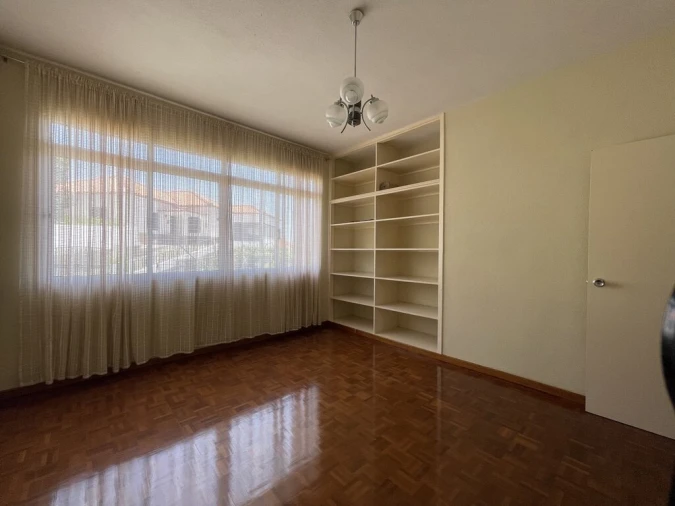 Moradia T4 para Venda em Calheta Foto 18