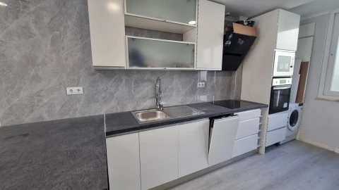 Apartamento T2 para Venda em Benfica
