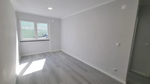 Apartamento T2 para Venda em Benfica