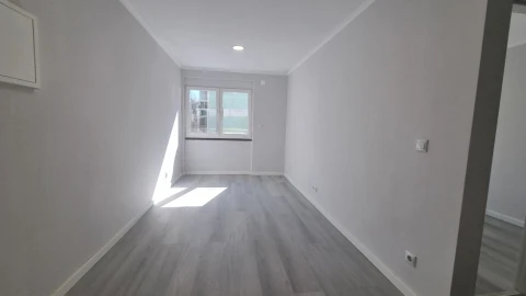 Apartamento T2 para Venda em Benfica