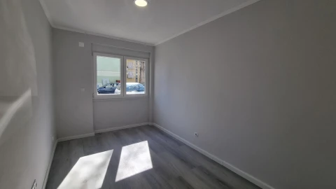 Apartamento T2 para Venda em Benfica