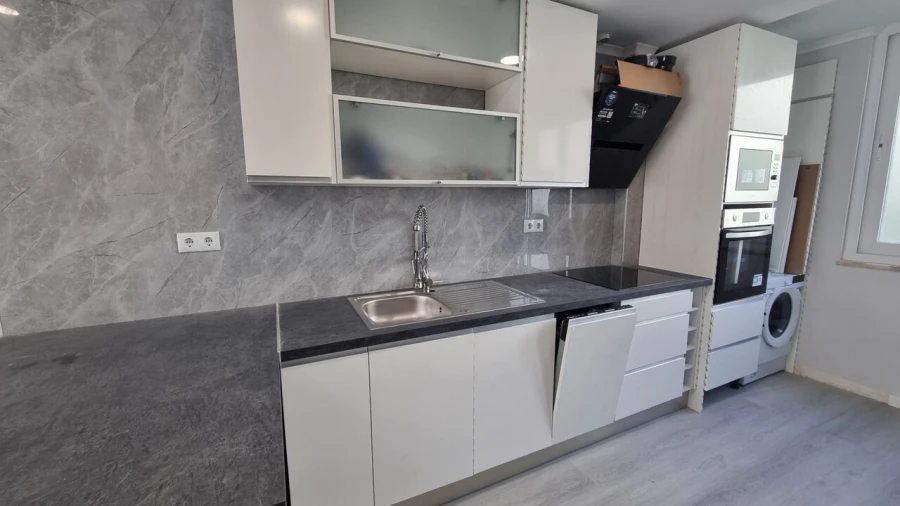 Apartamento T2 para Venda em Benfica Foto 2
