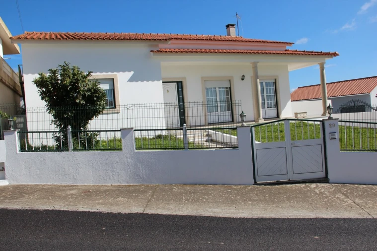 Moradia T3 para Venda em Alfeizerão Foto 4