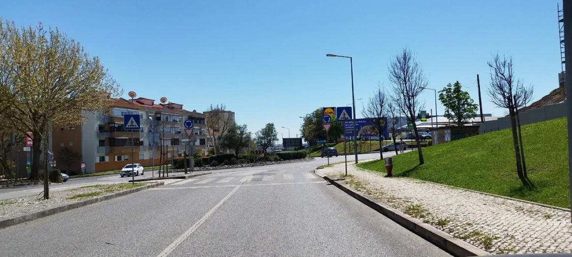 Apartamento T2 para Venda em Odivelas Foto 2