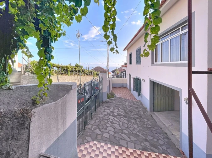 Moradia T4 para Venda em Calheta Foto 31