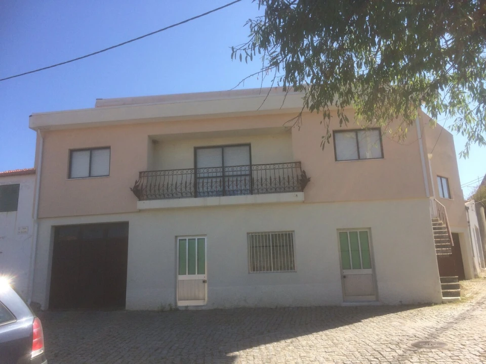 Moradia T4 para Venda em Custoias Foto 5