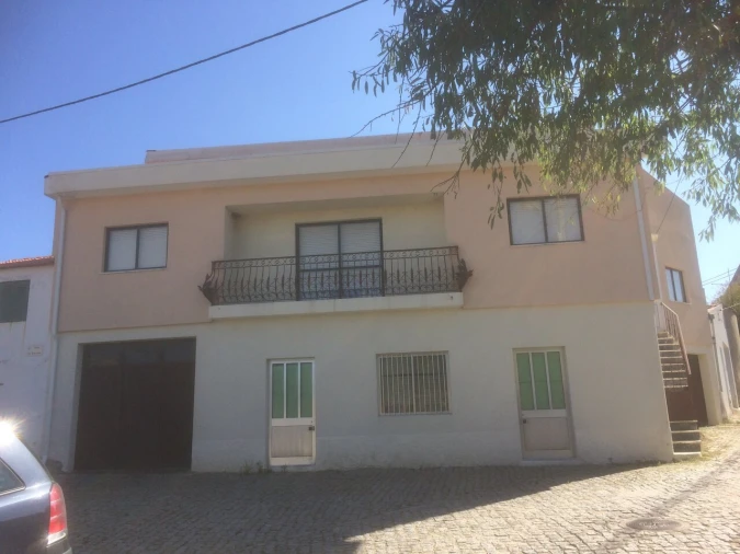 Moradia T4 para Venda em Custoias Foto 5