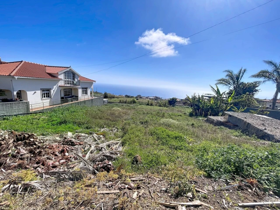 Terreno para Venda em Canhas Foto 1