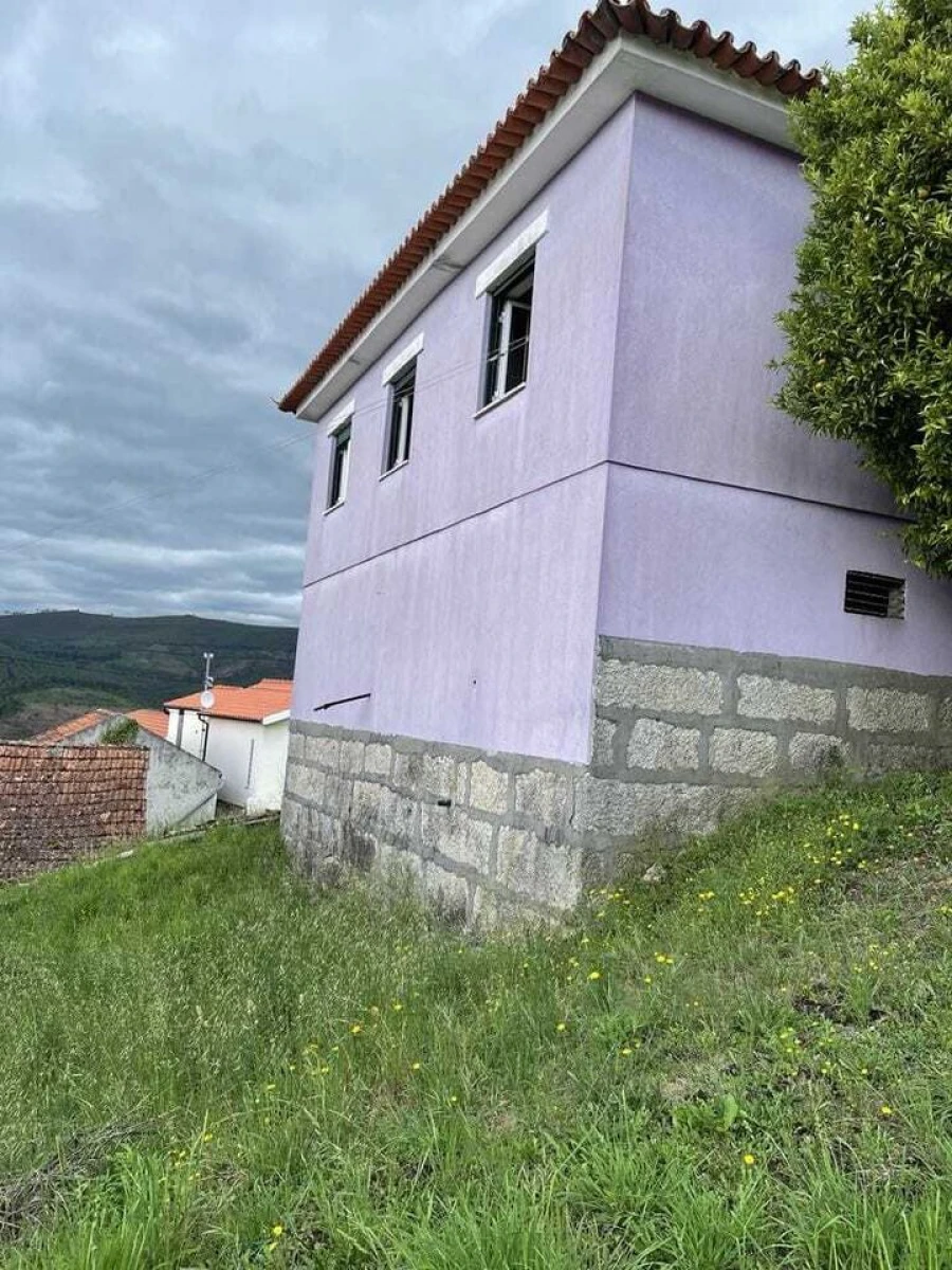 Moradia T3 para Venda em Riba de Mouro Foto 3