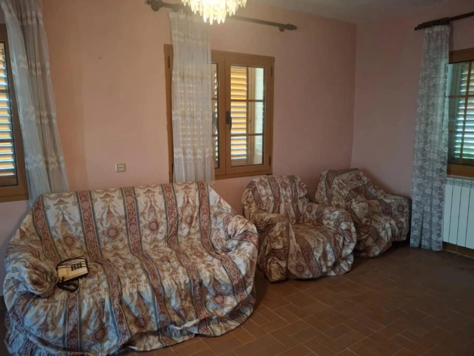 Moradia T5 para Venda em Riba de Mouro Foto 11