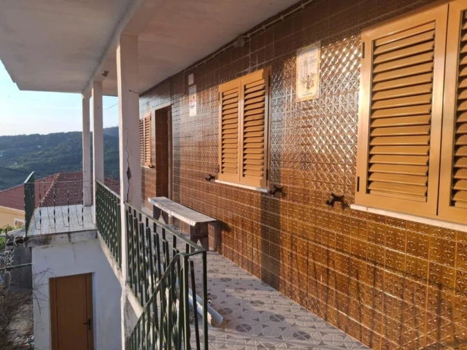 Moradia T5 para Venda em Riba de Mouro Foto 3