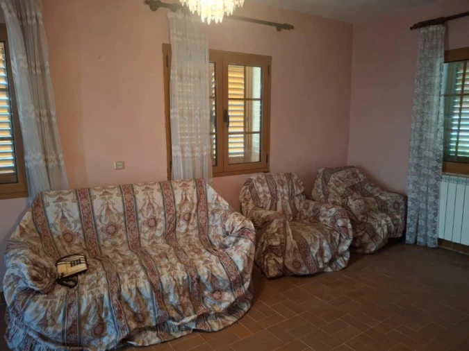 Moradia T5 para Venda em Riba de Mouro Foto 11