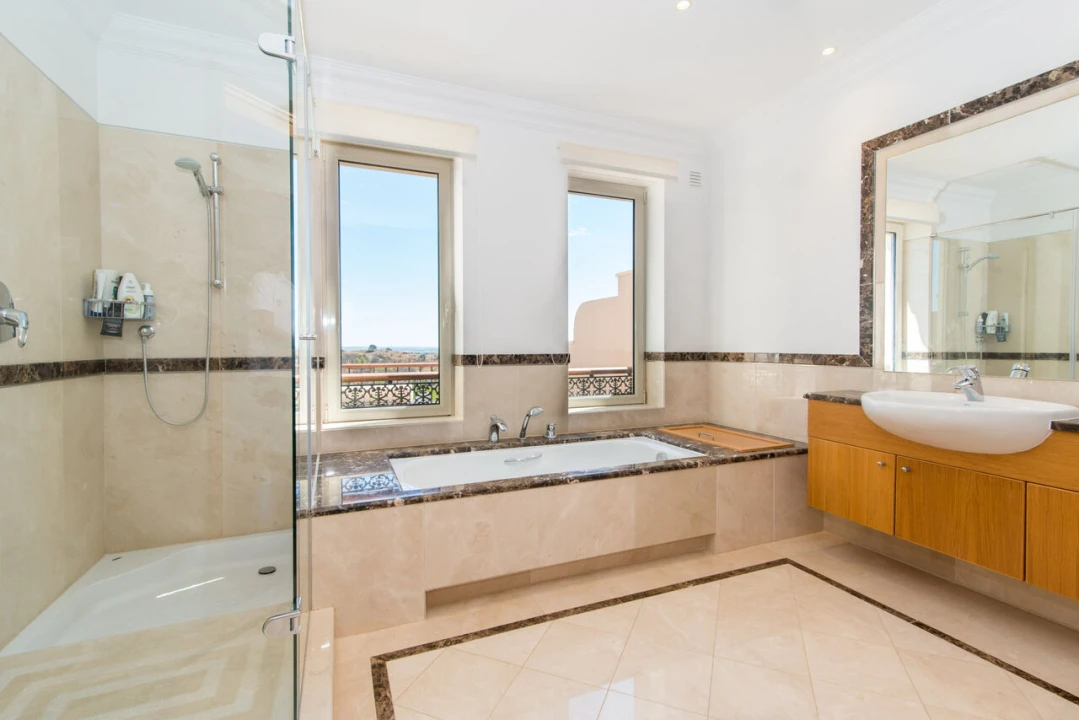 Moradia T6 para Venda em Vila Nova de Cacela Foto 8