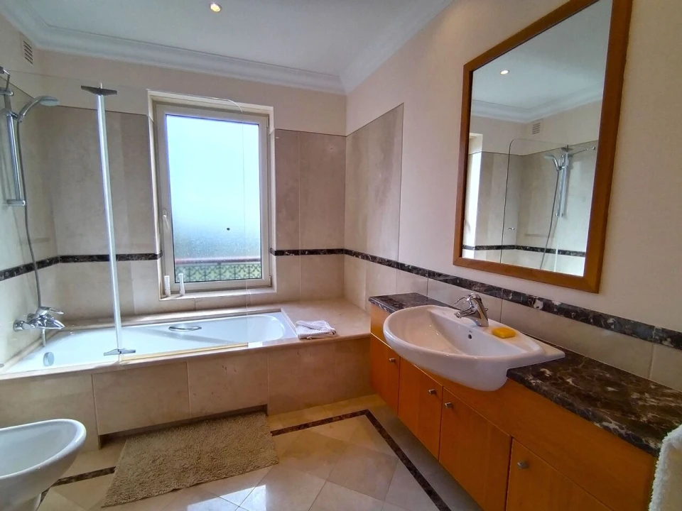 Moradia T4 para Venda em Vila Nova de Cacela Foto 8