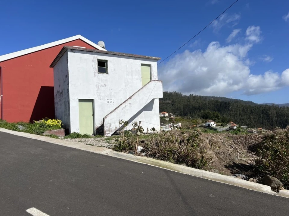 Moradia T2 para Venda em Canhas Foto 2