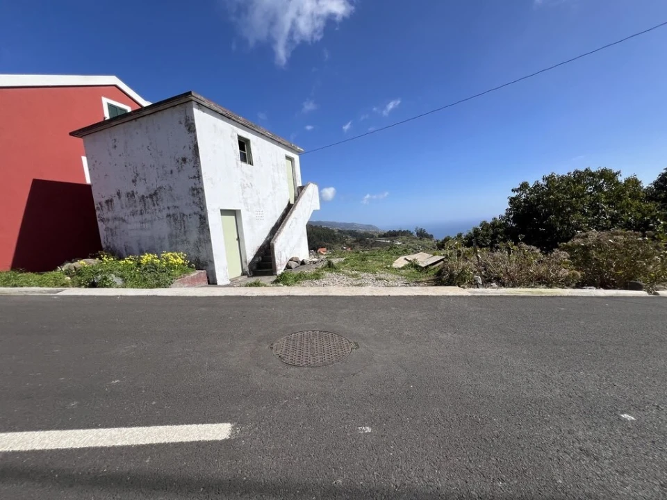 Moradia T2 para Venda em Canhas Foto 3