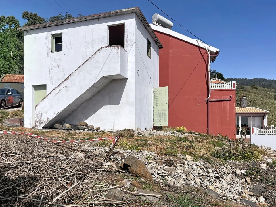 Moradia T2 para Venda em Canhas Foto 16