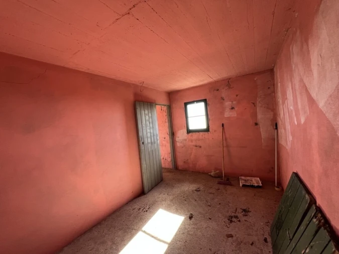 Moradia T2 para Venda em Canhas Foto 5