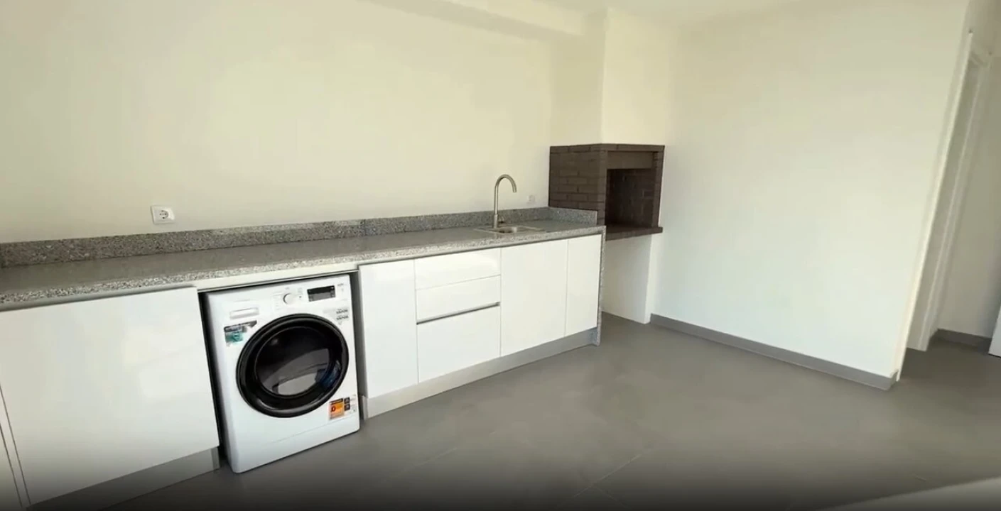 Moradia T4 para Venda em Corroios Foto 12