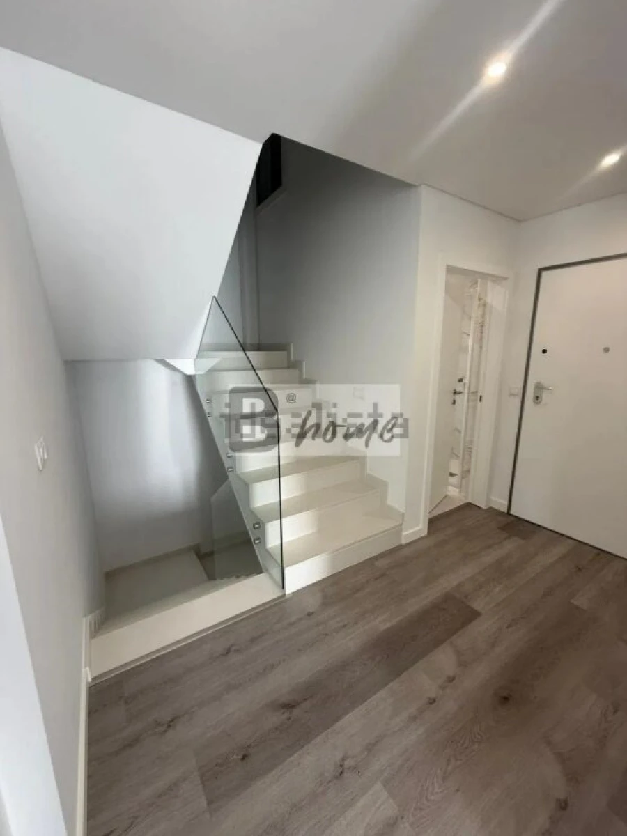 Moradia T4 para Venda em Corroios Foto 17