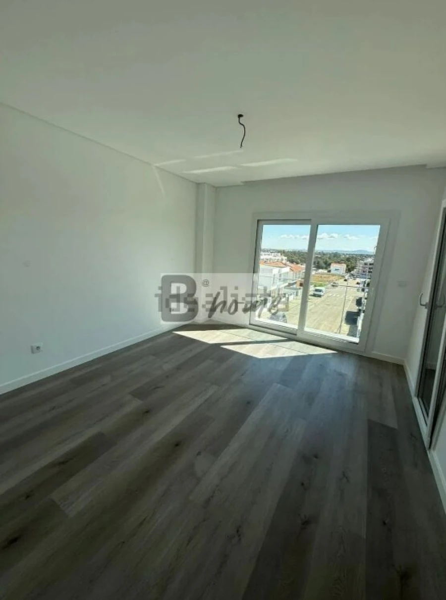 Moradia T4 para Venda em Corroios Foto 18