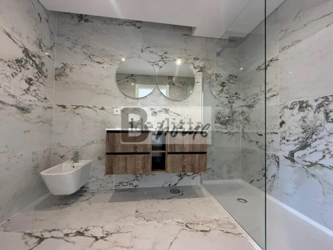 Moradia T4 para Venda em Corroios Foto 24