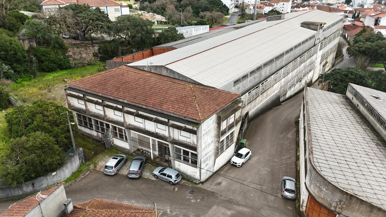 Armazém para Venda em Mira de Aire Foto 1