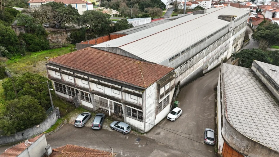 Armazém para Venda em Mira de Aire