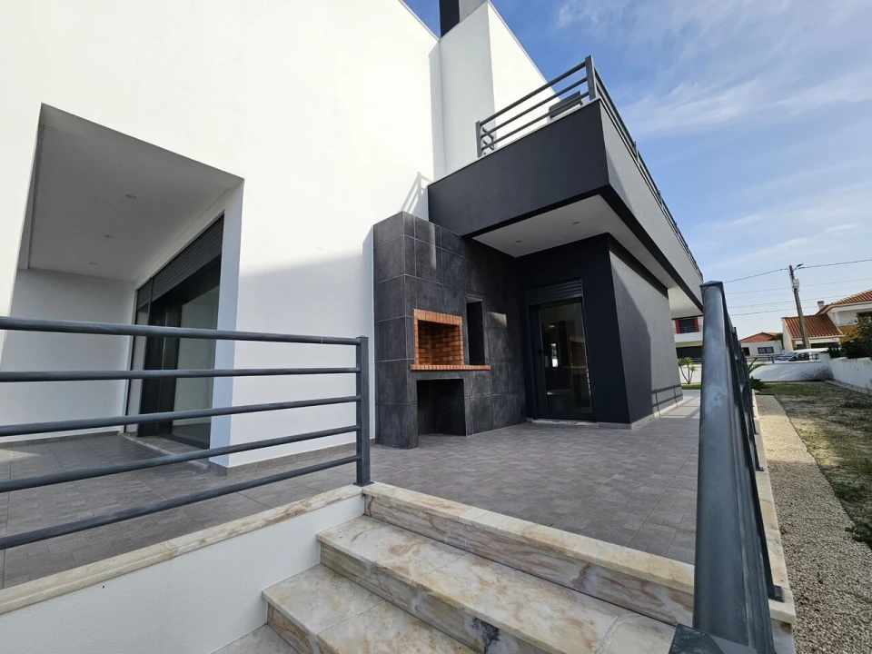 Moradia T4 para Venda em Silveira Foto 3