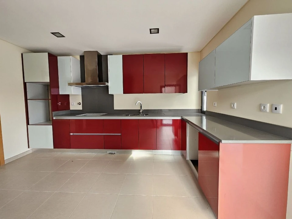 Moradia T4 para Venda em Silveira Foto 10