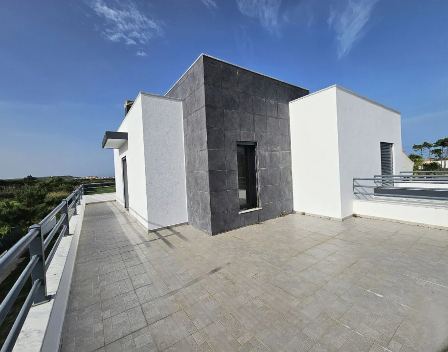 Moradia T4 para Venda em Silveira Foto 37