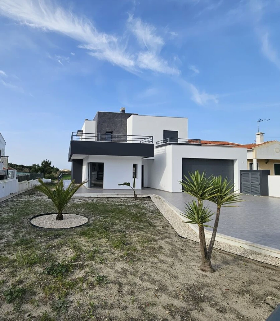 Moradia T4 para Venda em Silveira Foto 2