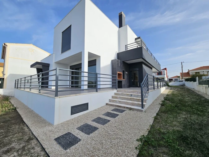 Moradia T4 para Venda em Silveira Foto 4