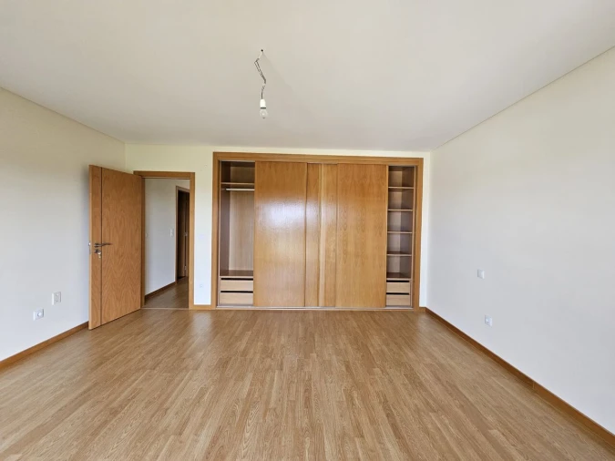 Moradia T4 para Venda em Silveira Foto 18