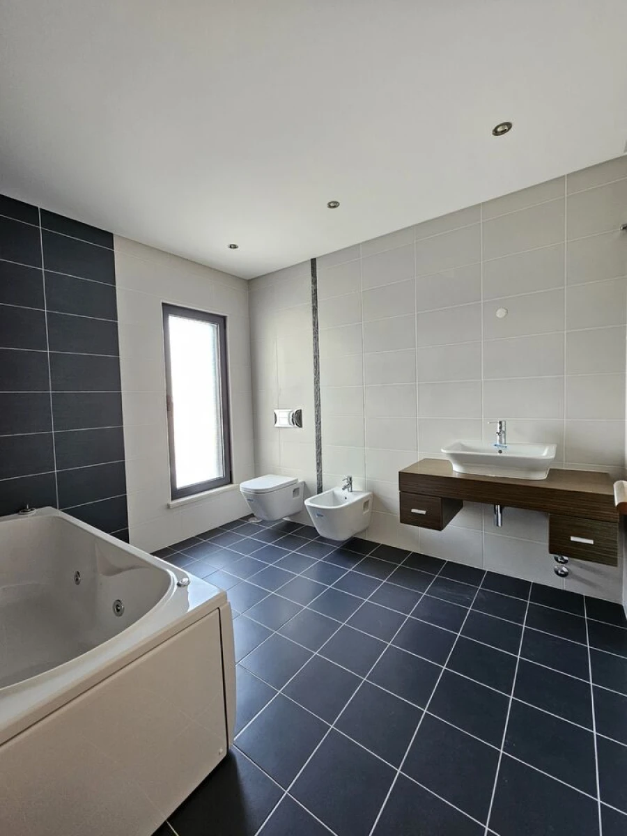 Moradia T4 para Venda em Silveira Foto 19