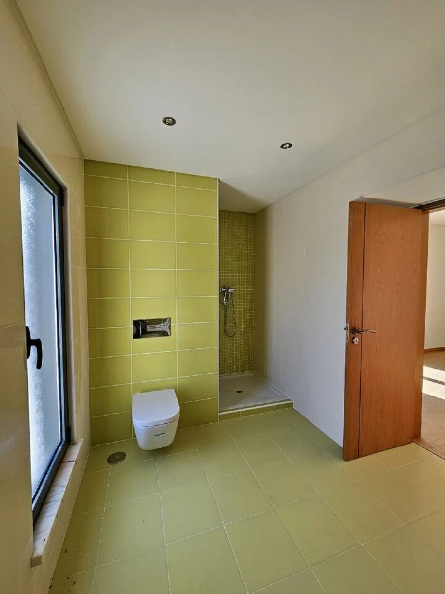 Moradia T4 para Venda em Silveira Foto 32