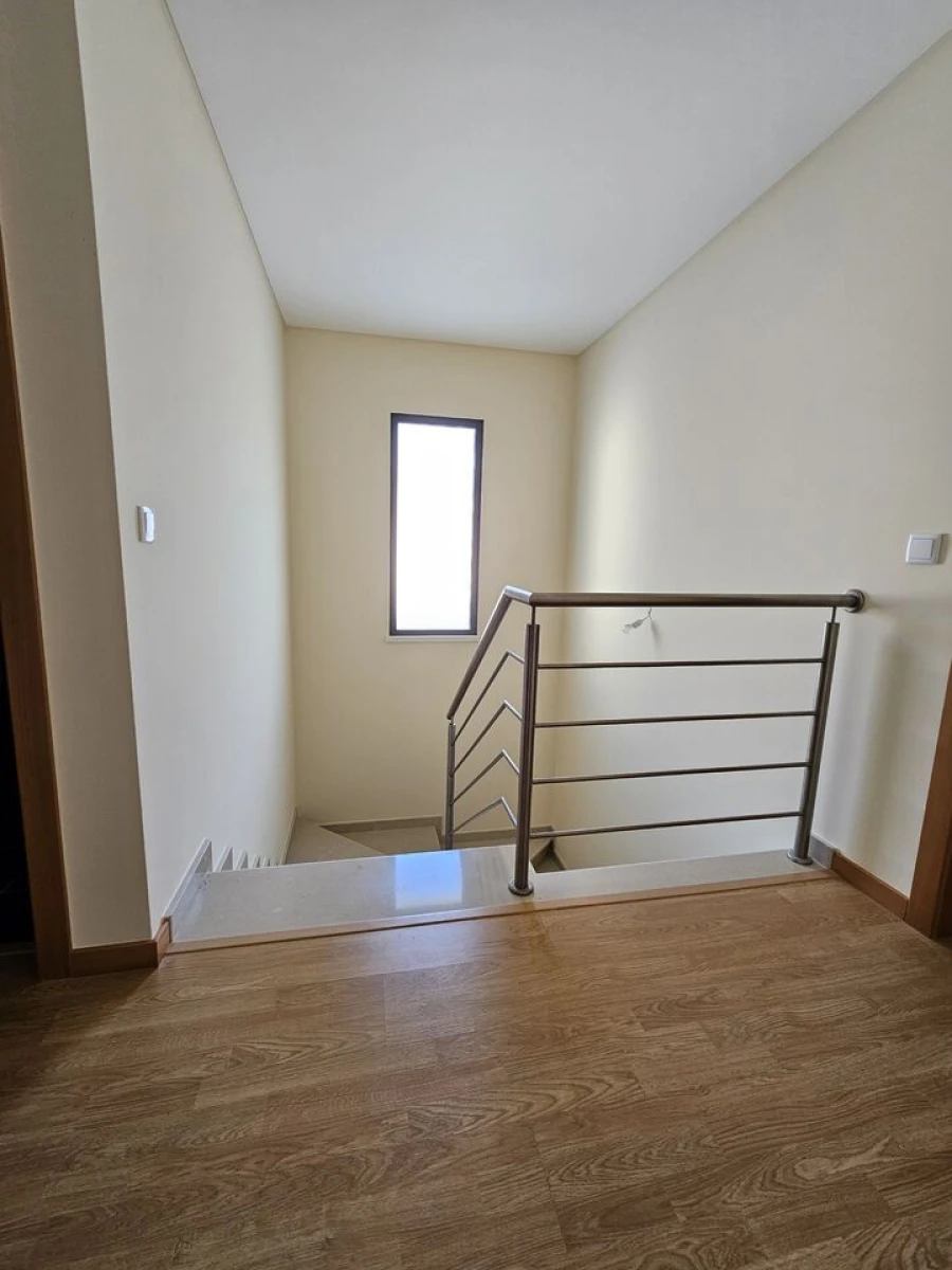 Moradia T4 para Venda em Silveira Foto 34