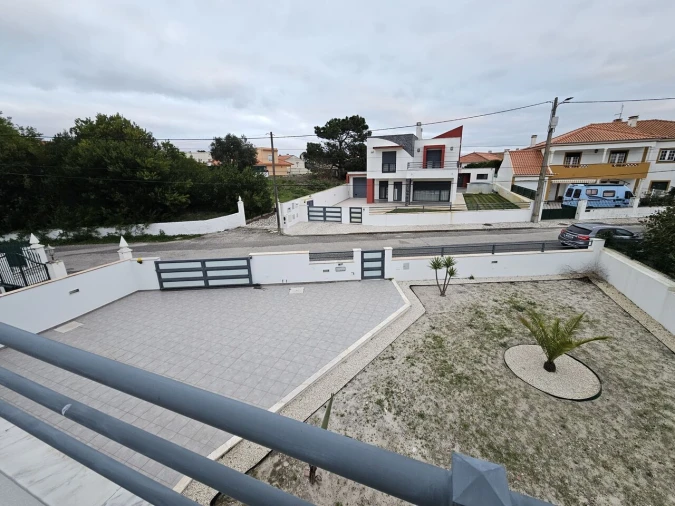 Moradia T4 para Venda em Silveira Foto 42