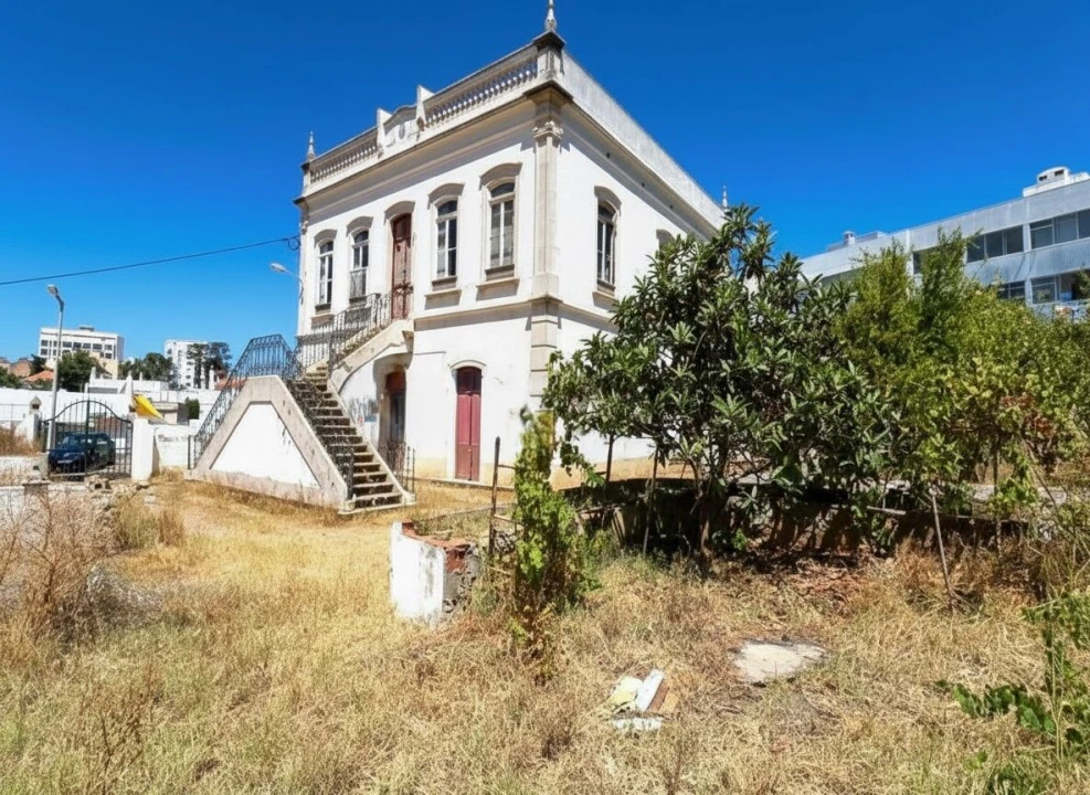 Moradia T8 para Venda em Olhão Foto 1