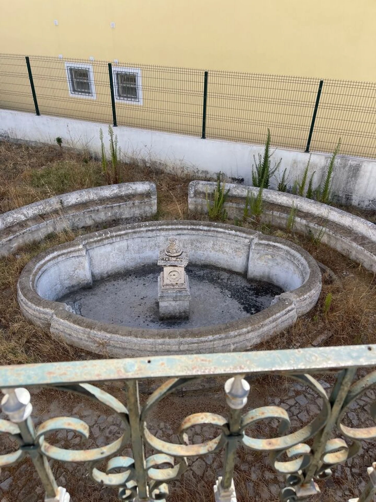 Moradia T8 para Venda em Olhão Foto 4