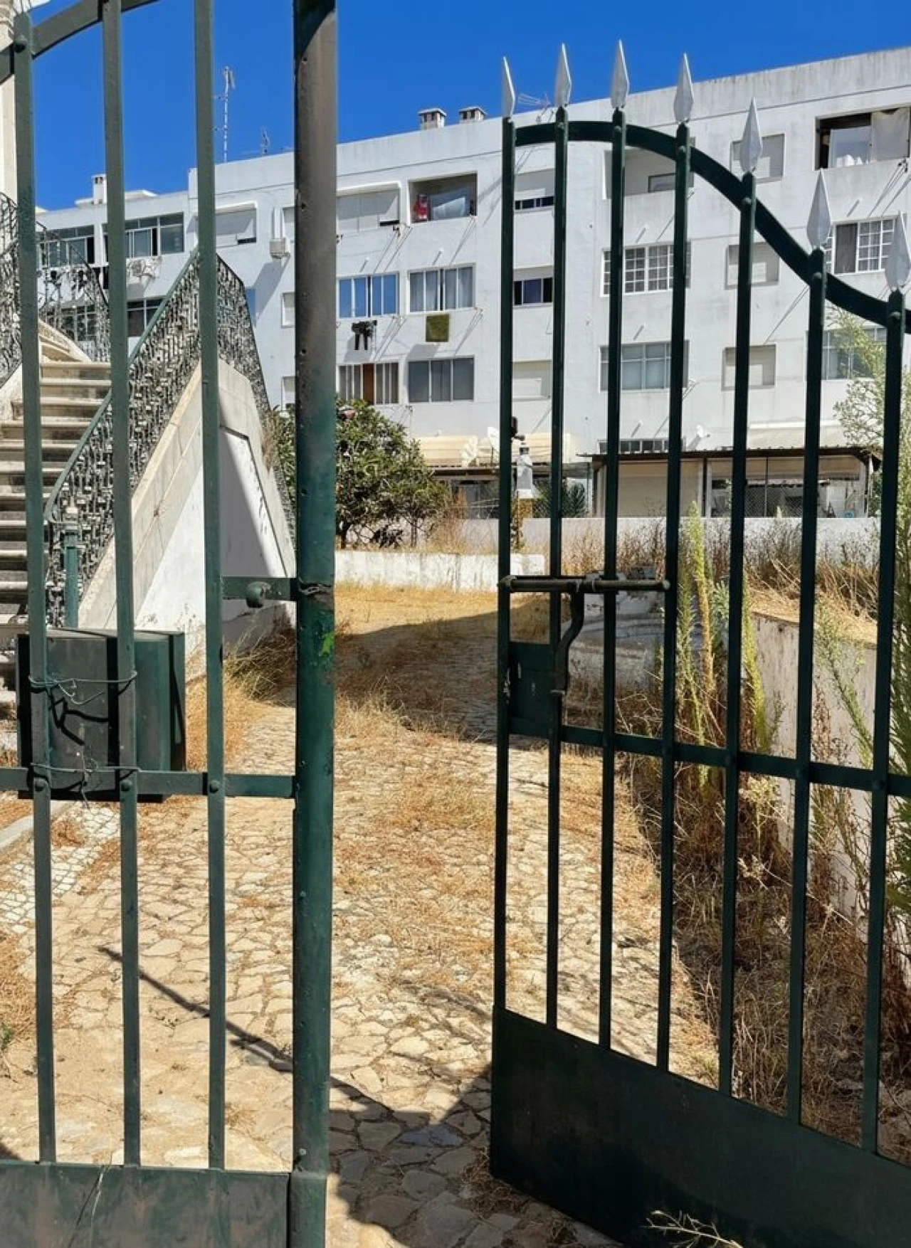 Moradia T8 para Venda em Olhão Foto 13