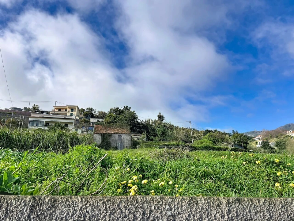 Terreno para Venda em Canhas Foto 9